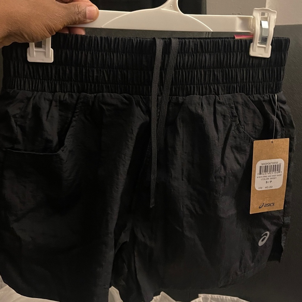 ASICS Black Women’s Crinkled High Waist Sports Shorts Size Small